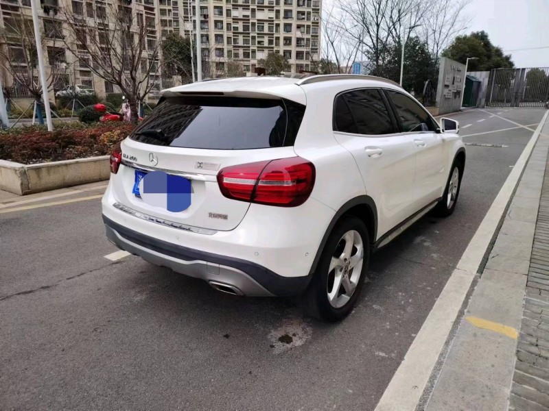 徐州18年奔驰GLA8