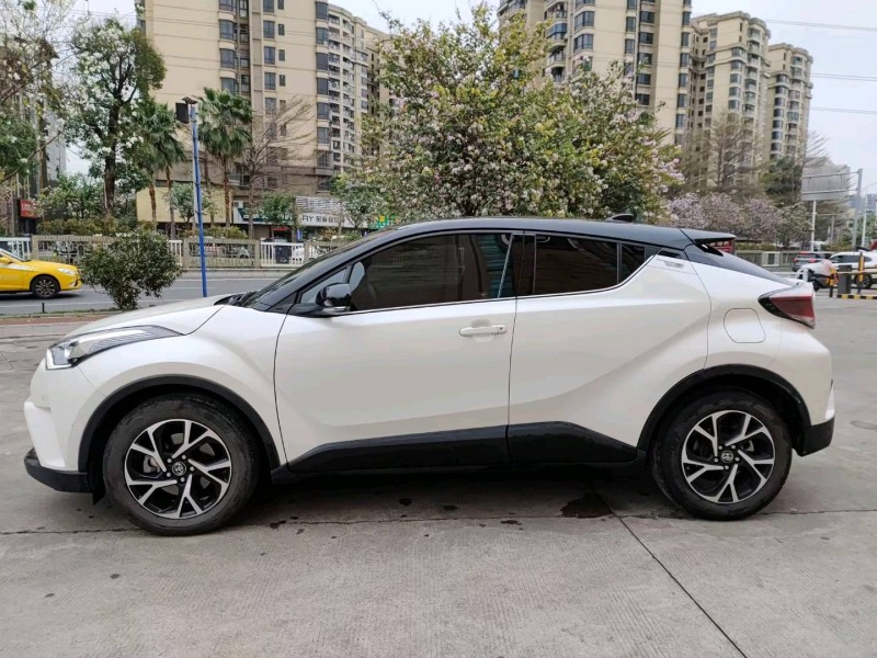 佛山19年丰田CHR3