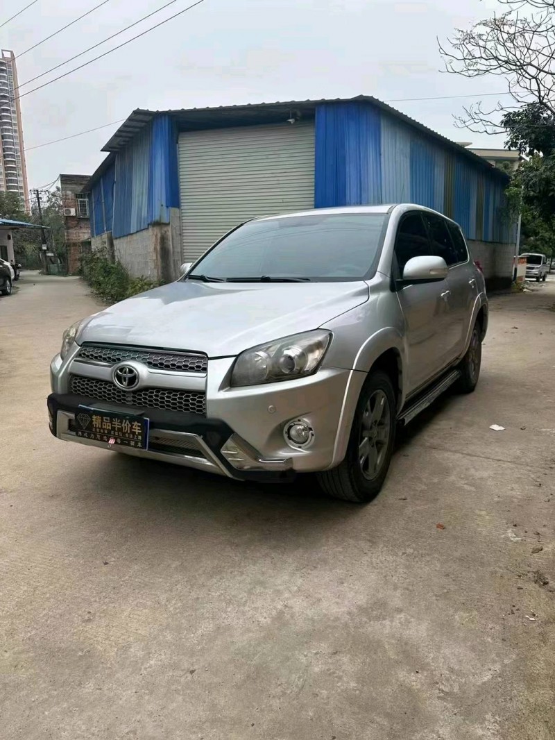 欽州13年豐田RAV41