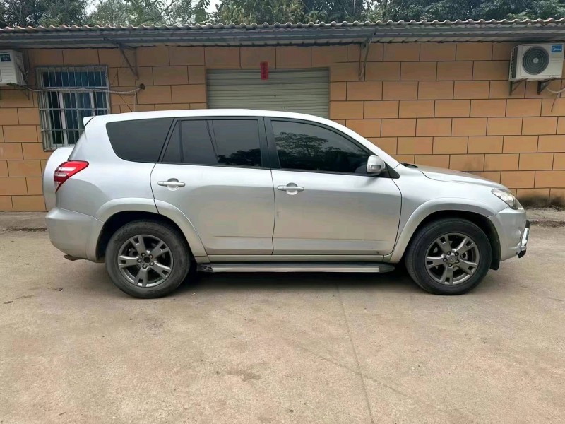 欽州13年豐田RAV43