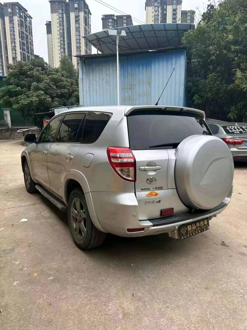 欽州13年豐田RAV44