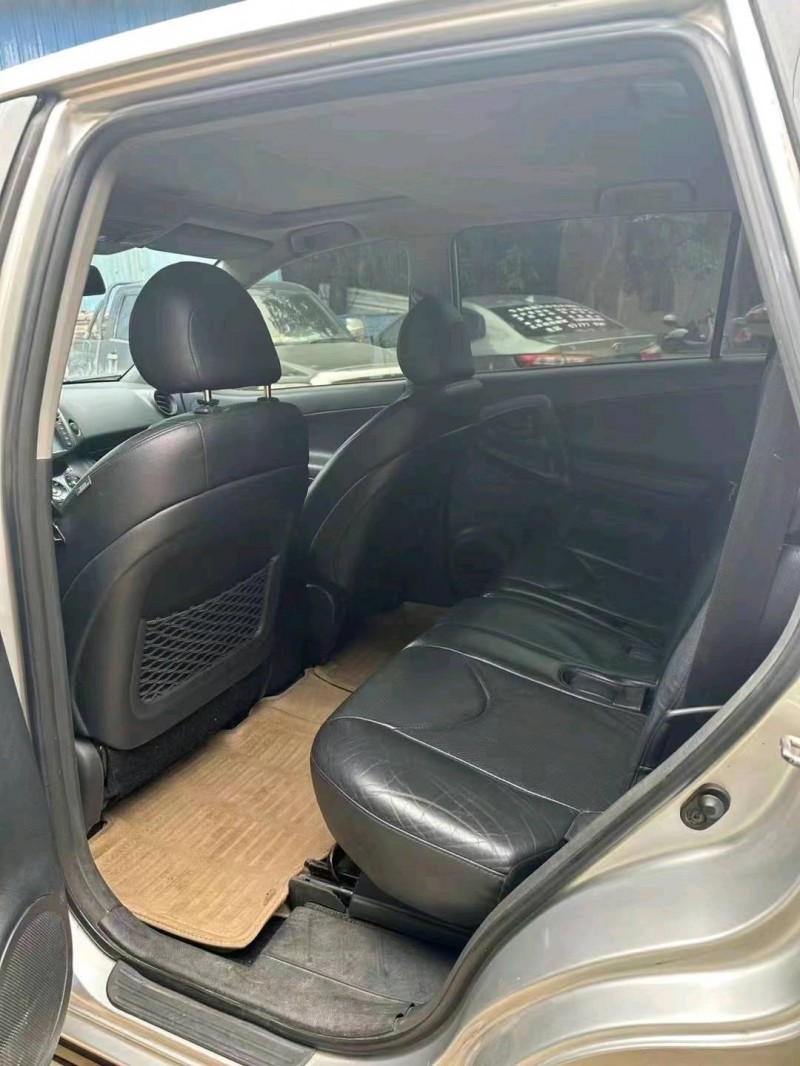 欽州13年豐田RAV45