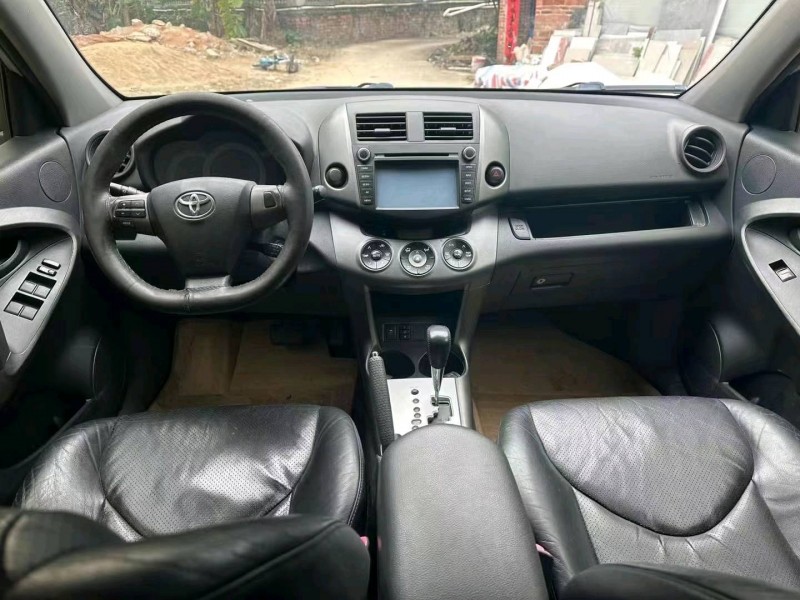 欽州13年豐田RAV47
