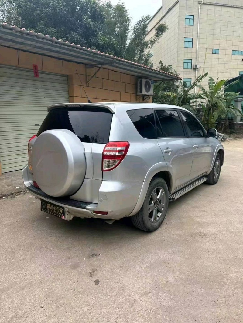 欽州13年豐田RAV49