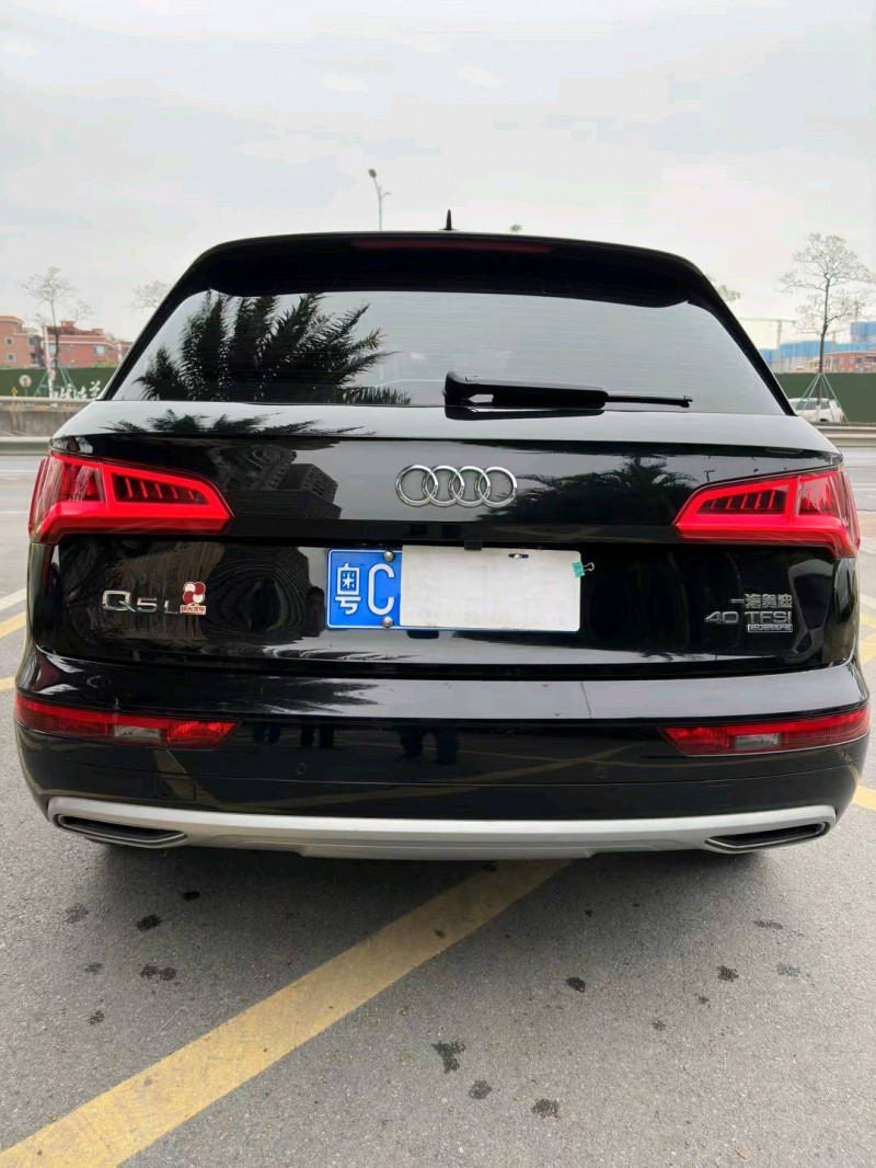 佛山20年奥迪Q58
