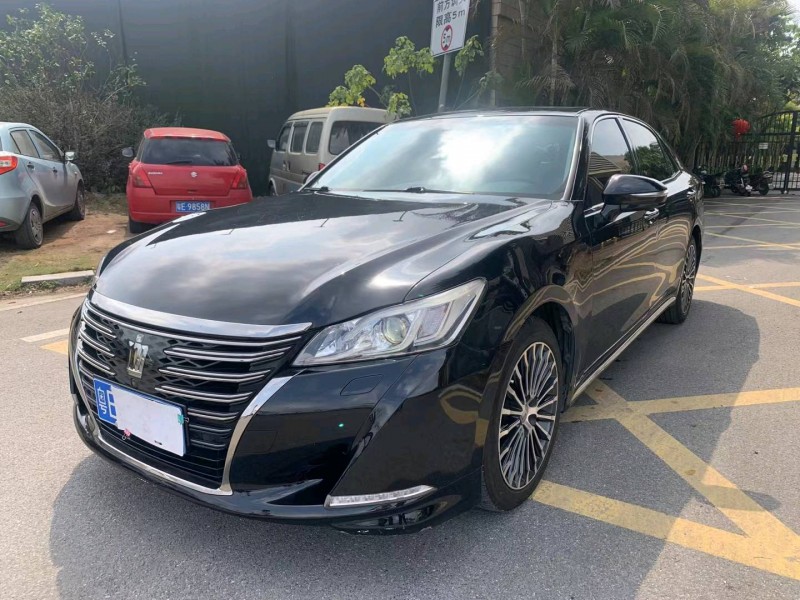 佛山19年丰田皇冠2