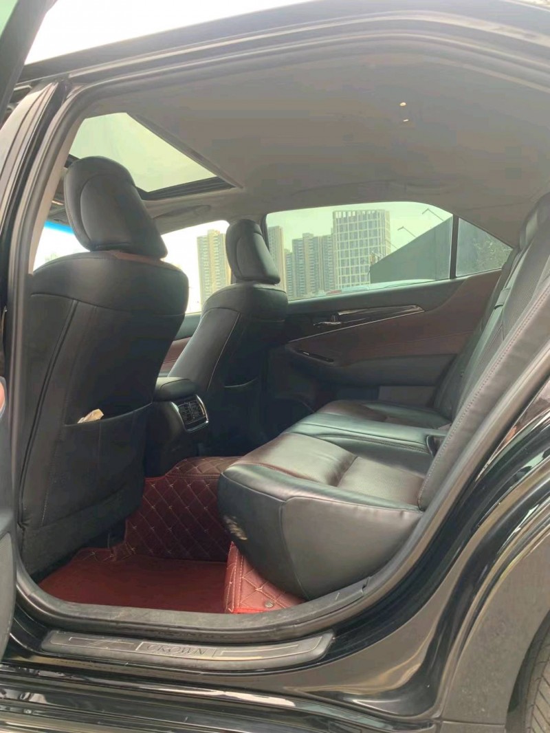 佛山19年丰田皇冠8