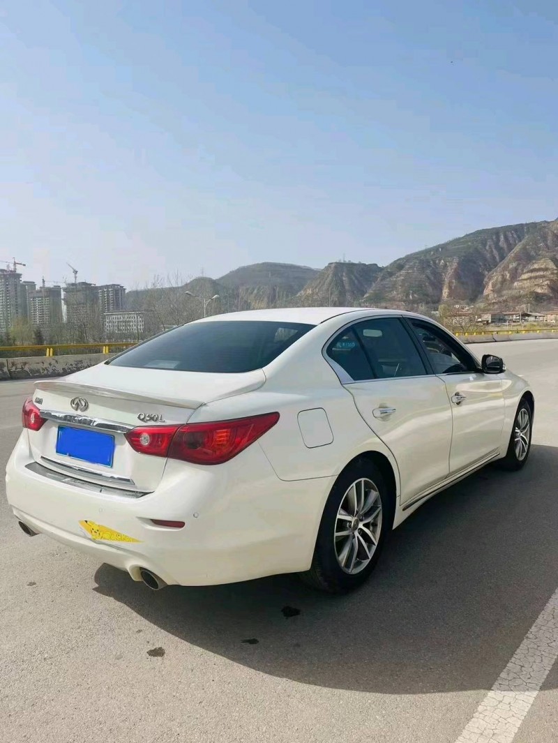 平涼16年英菲尼迪Q50L9