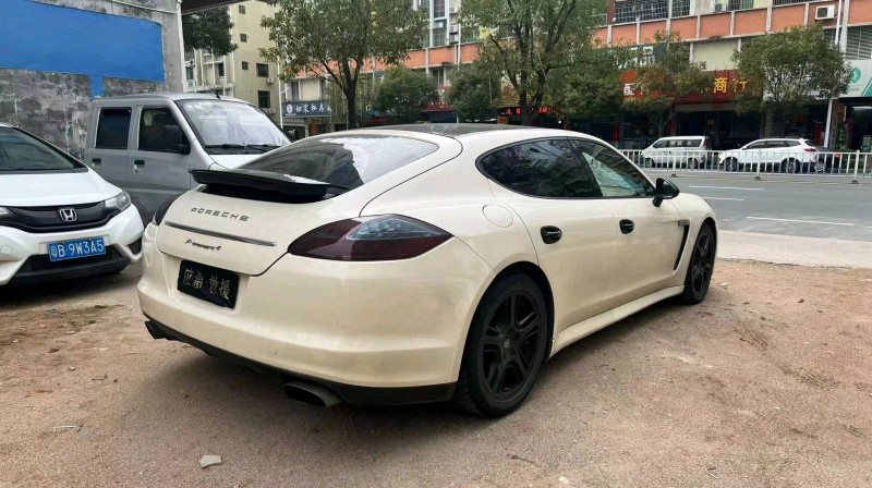 广州11年保时捷帕拉梅拉5