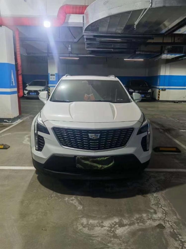 赤峰19年凱迪拉克XT41