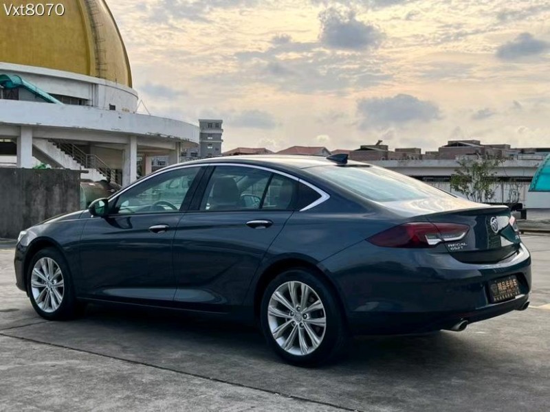 东莞22年别克君威9