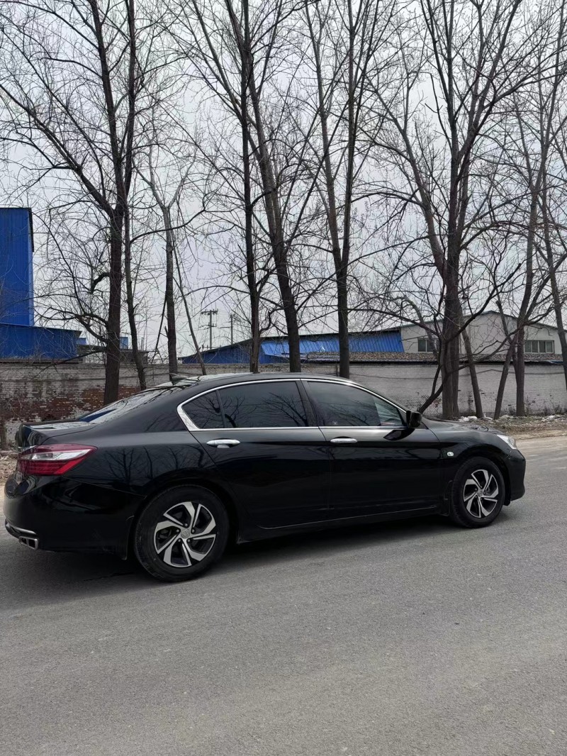 菏泽17年本田雅阁7