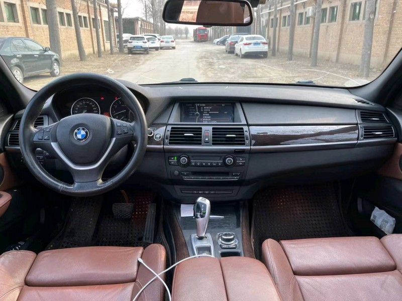 保定14年宝马X58