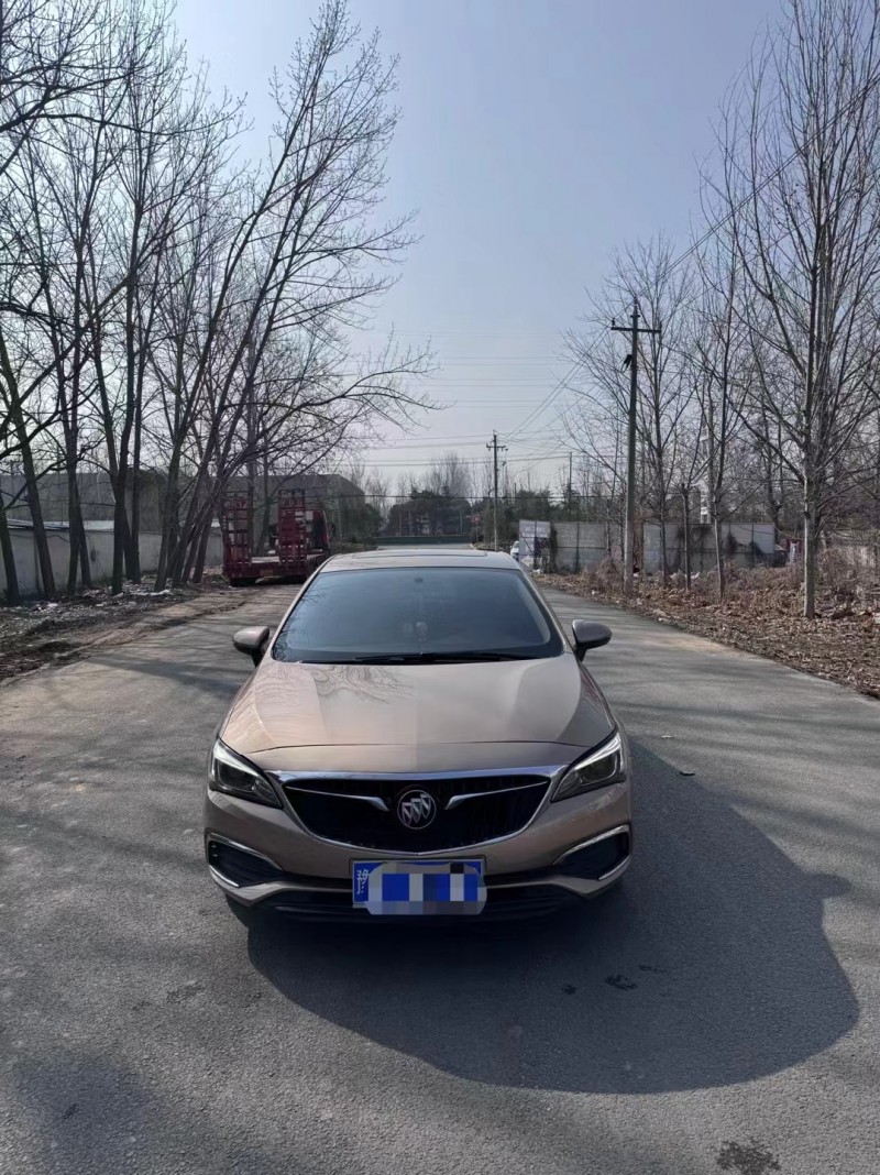 菏泽19年别克威朗1