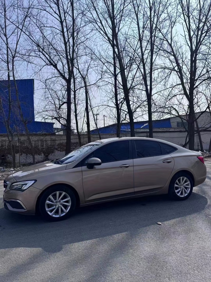 菏泽19年别克威朗3