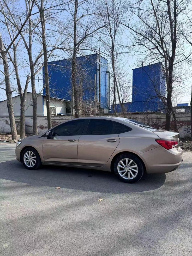 菏泽19年别克威朗7