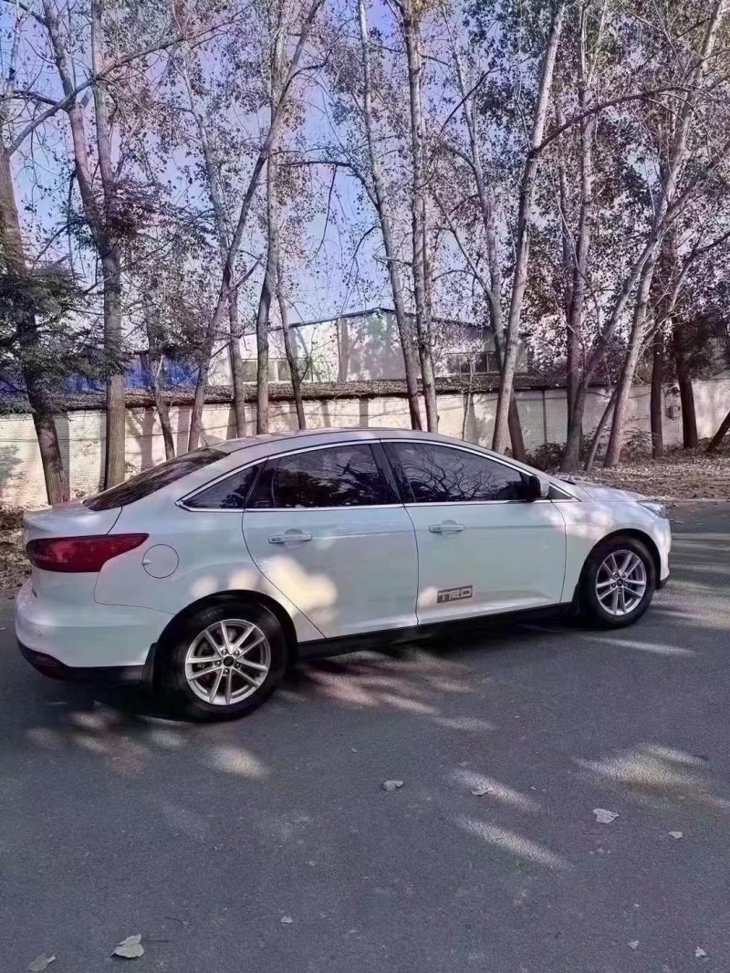 菏泽17年福特福克斯8