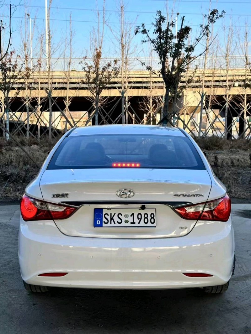 青岛13年现代索纳塔八9