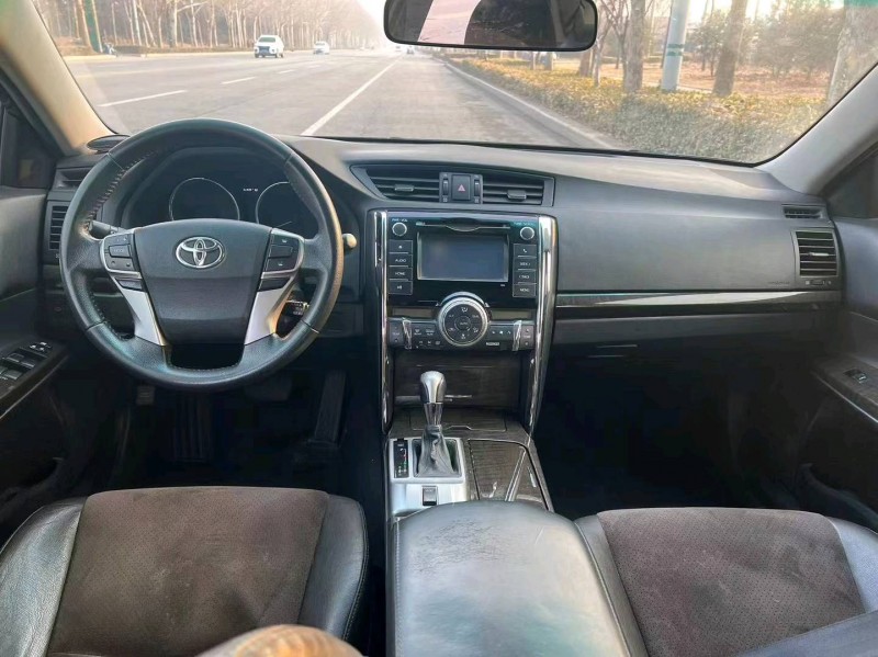 潍坊14年丰田锐志4