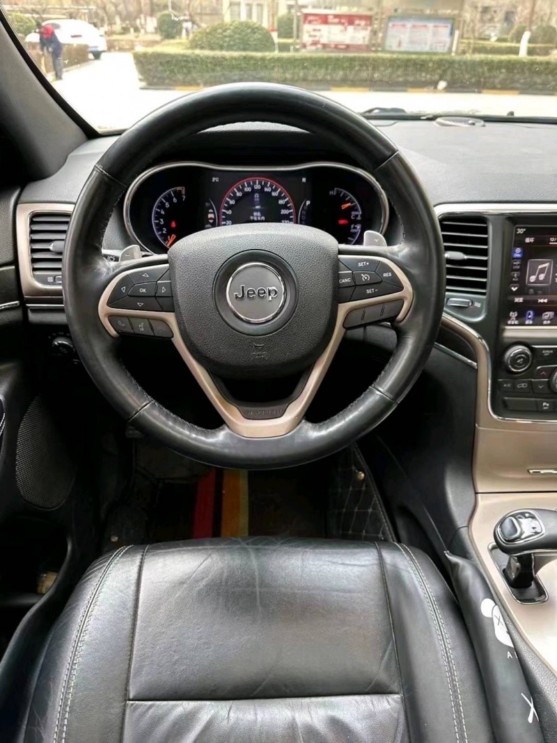 邯郸15年Jeep大切诺基3