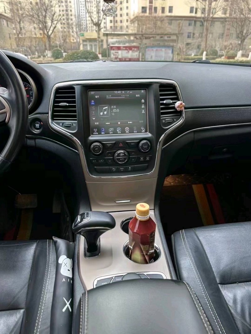 邯郸15年Jeep大切诺基6