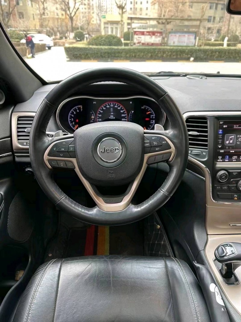 邯郸15年Jeep大切诺基7