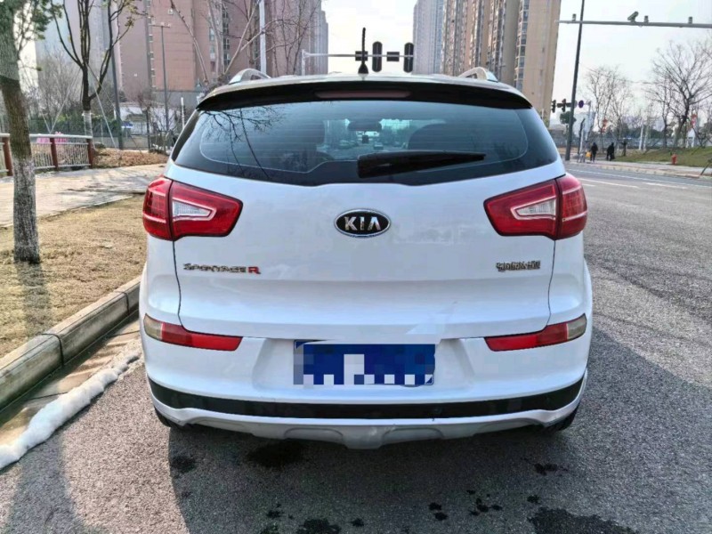 宜昌15年起亞智跑9