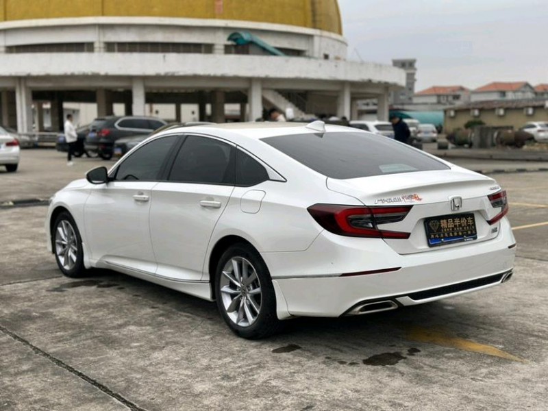 东莞22年本田雅阁7