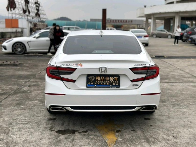 东莞22年本田雅阁8