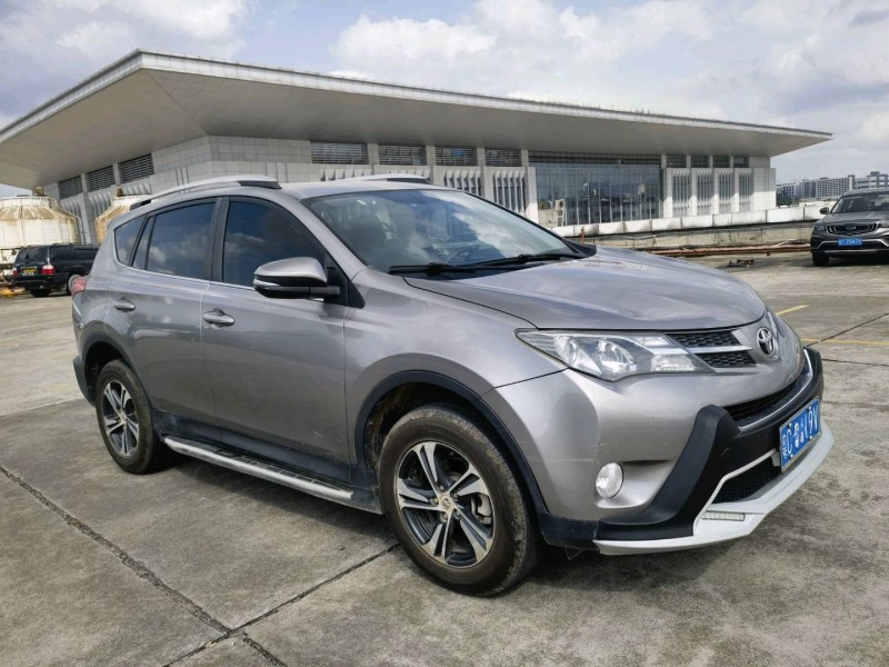 东莞16年丰田RAV4荣放3