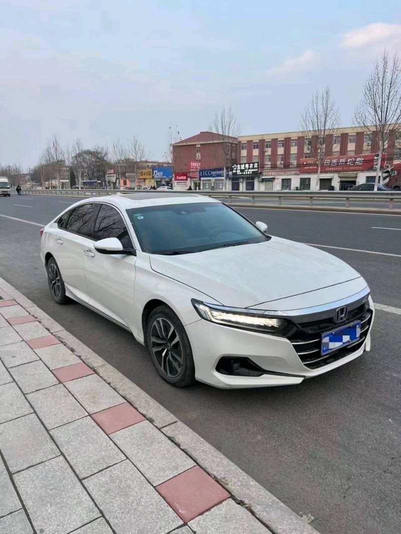 菏泽22年本田雅阁2