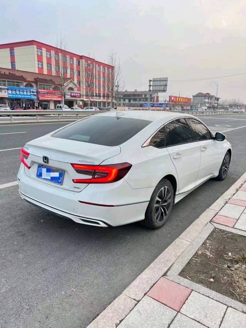菏泽22年本田雅阁5