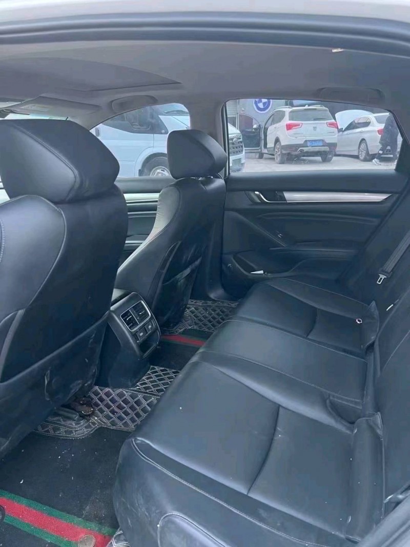 菏泽22年本田雅阁8