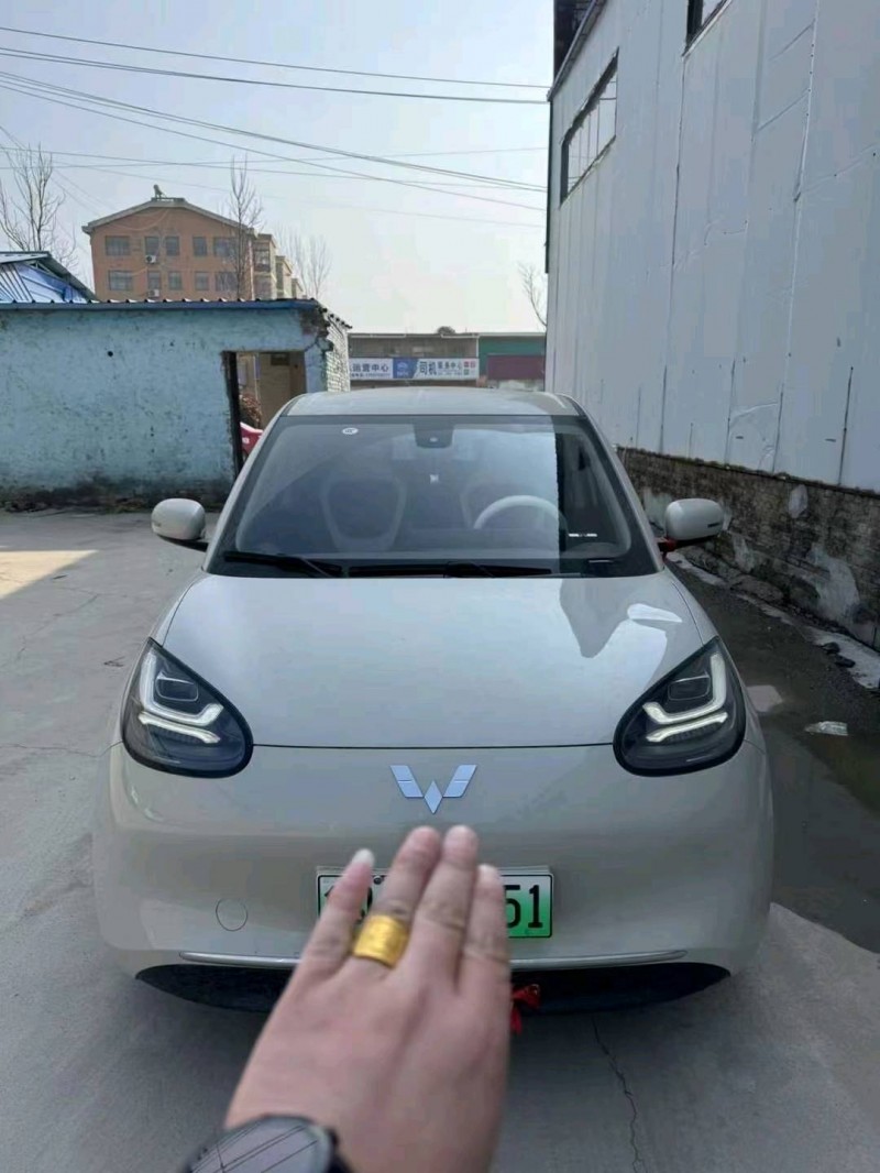 菏澤23年五菱汽車繽果1