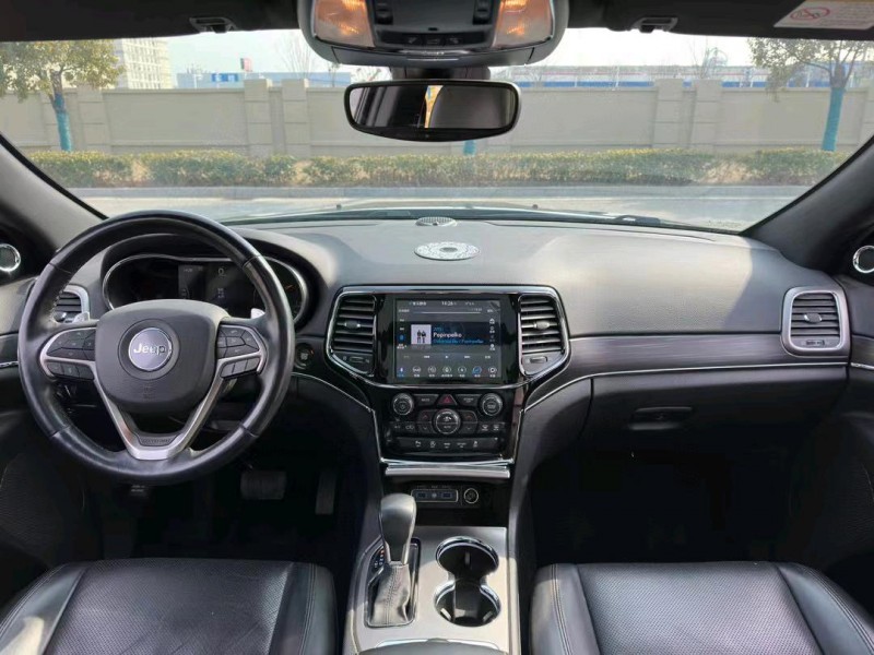 盐城20年Jeep大切诺基6