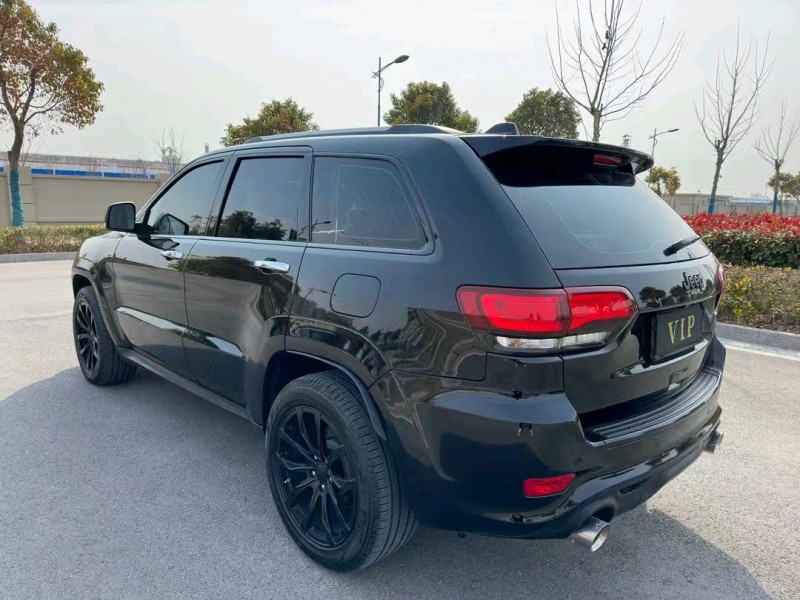 盐城20年Jeep大切诺基8