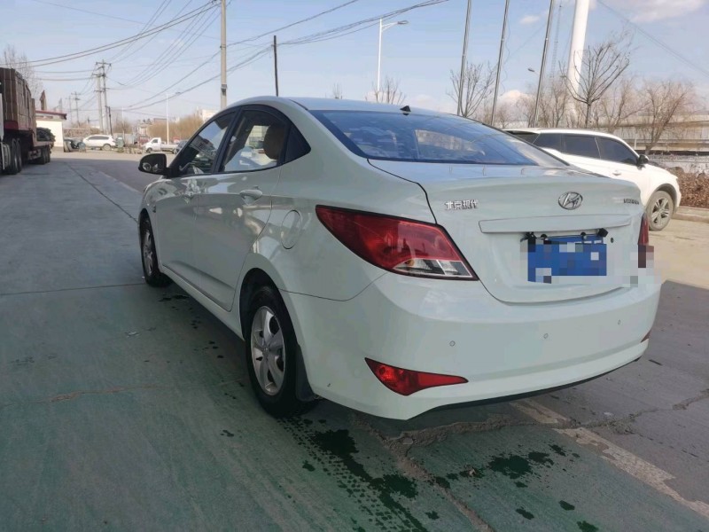 保定18年现代瑞纳5