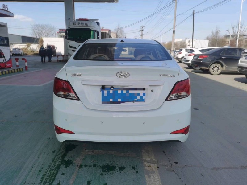 保定18年现代瑞纳9