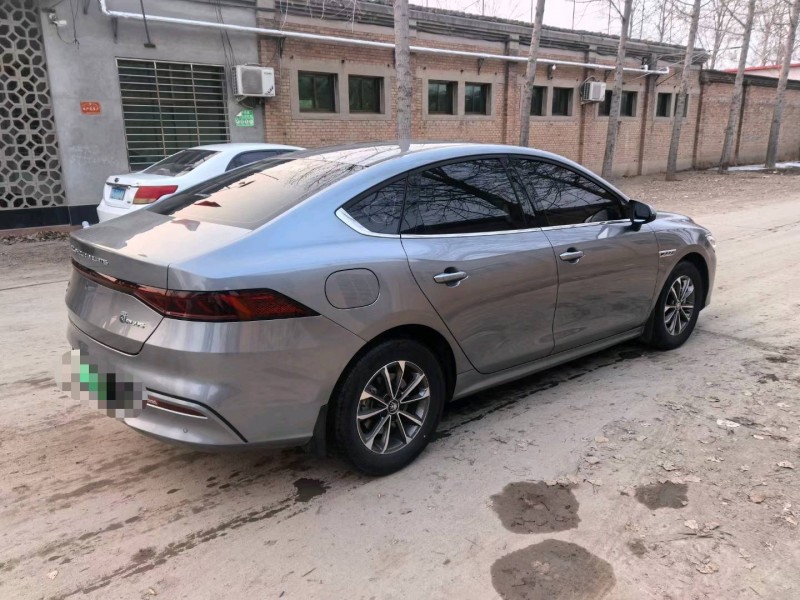 保定23年比亚迪秦5