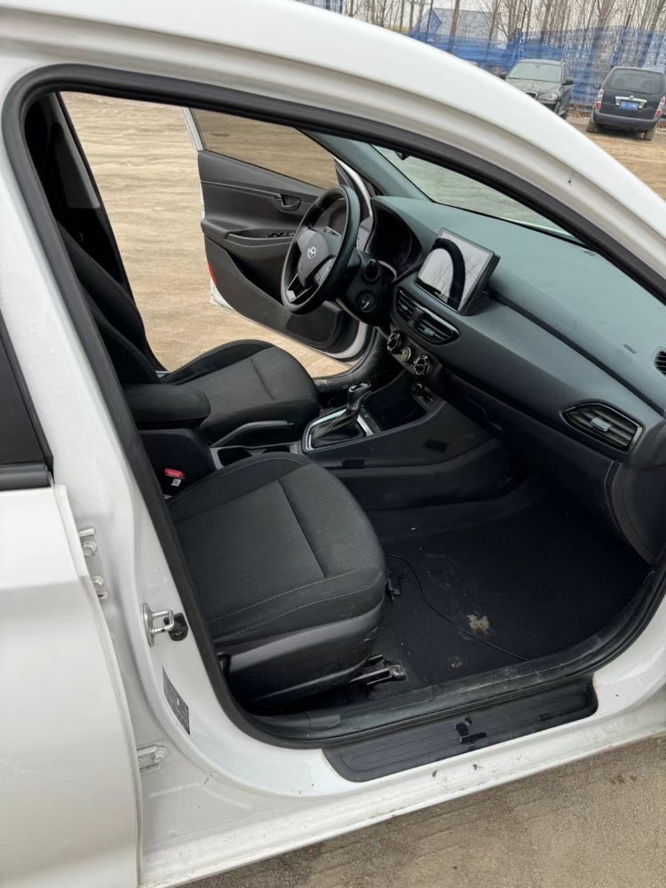 菏泽19年现代悦动6