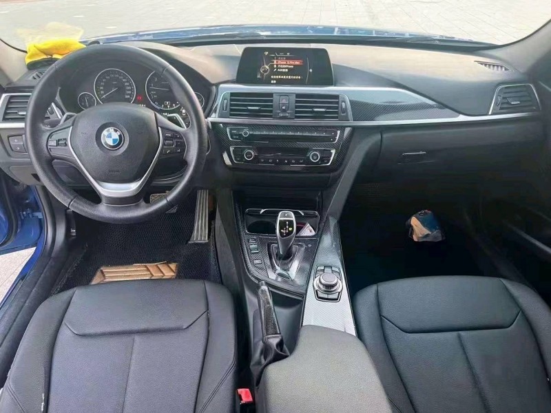 济宁17年宝马3系6