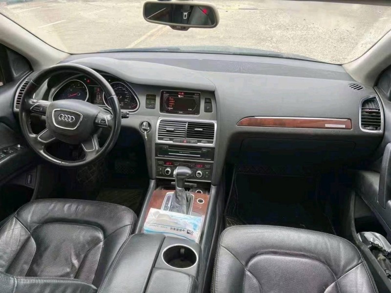 济宁13年奥迪Q75