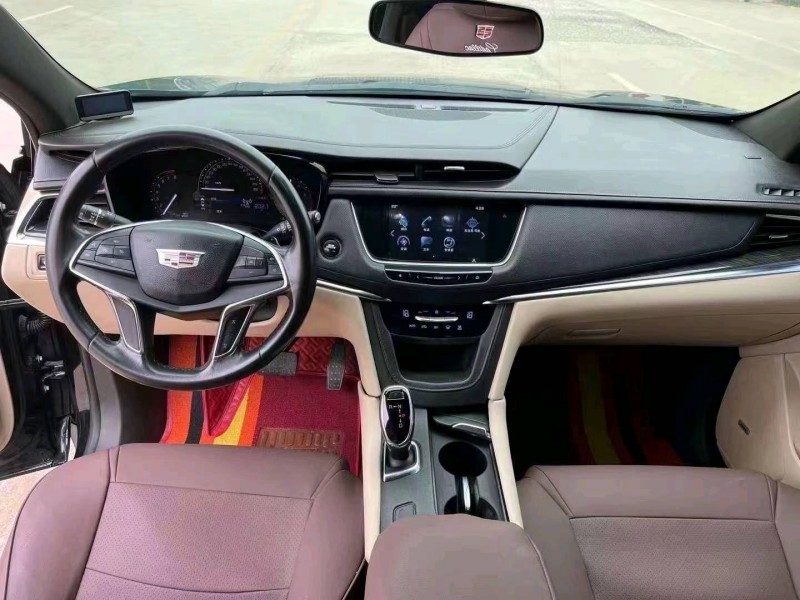 济宁17年凯迪拉克XT56