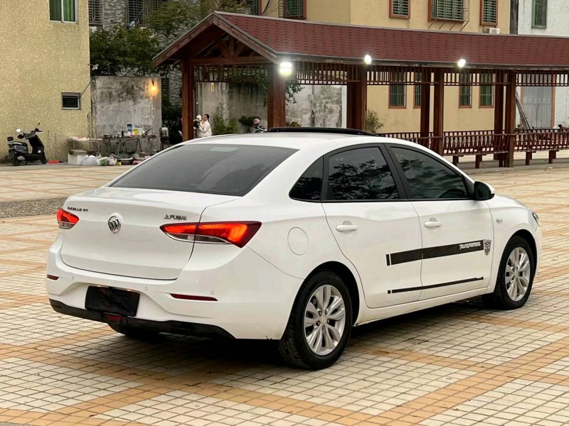 汕头21年别克英朗8