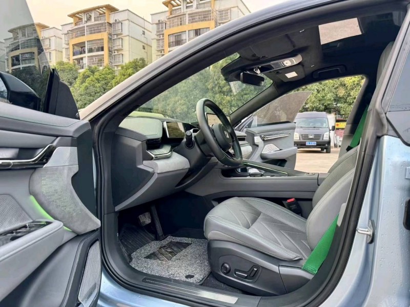 南寧23年極氪汽車0014