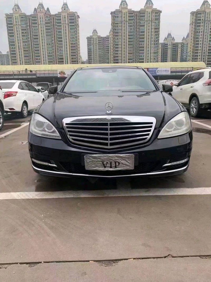 东营13年奔驰S1