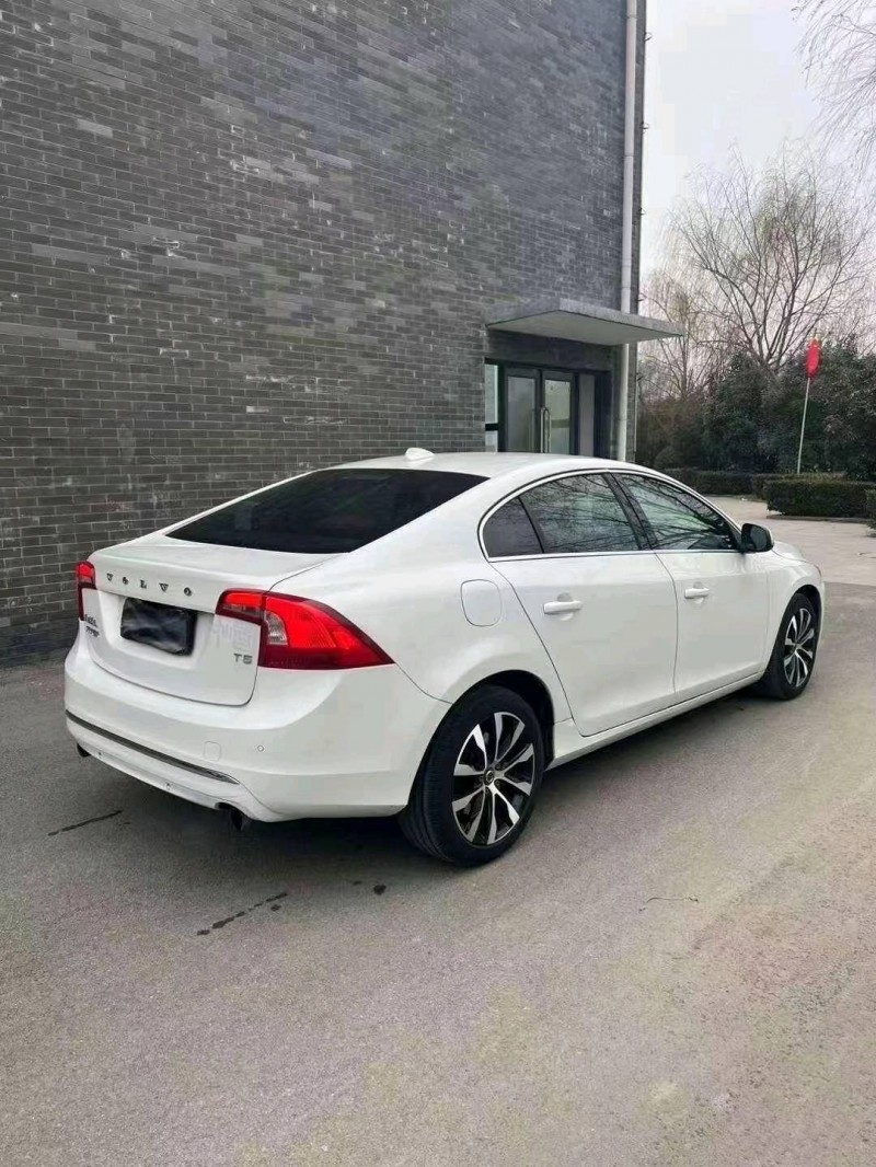 济宁19年沃尔沃S60L8