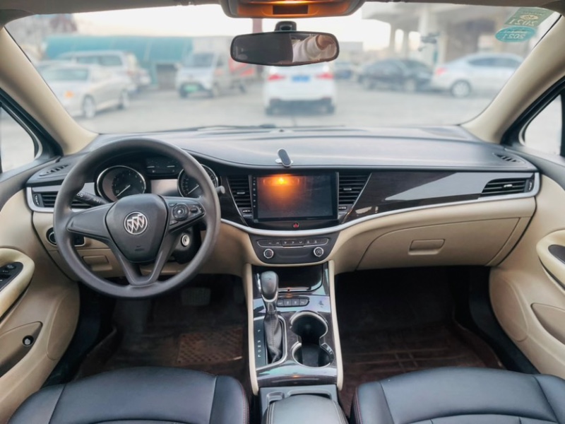 东莞17年别克威朗3