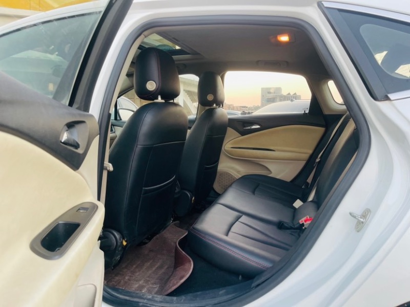 东莞17年别克威朗4