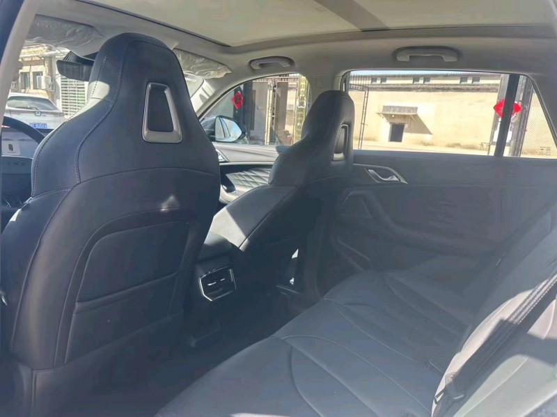 保定23年荣威RX57